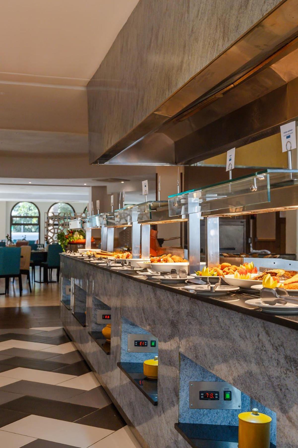 켄지 유로파 호텔 아가디르 외부 사진 A buffet at a hotel