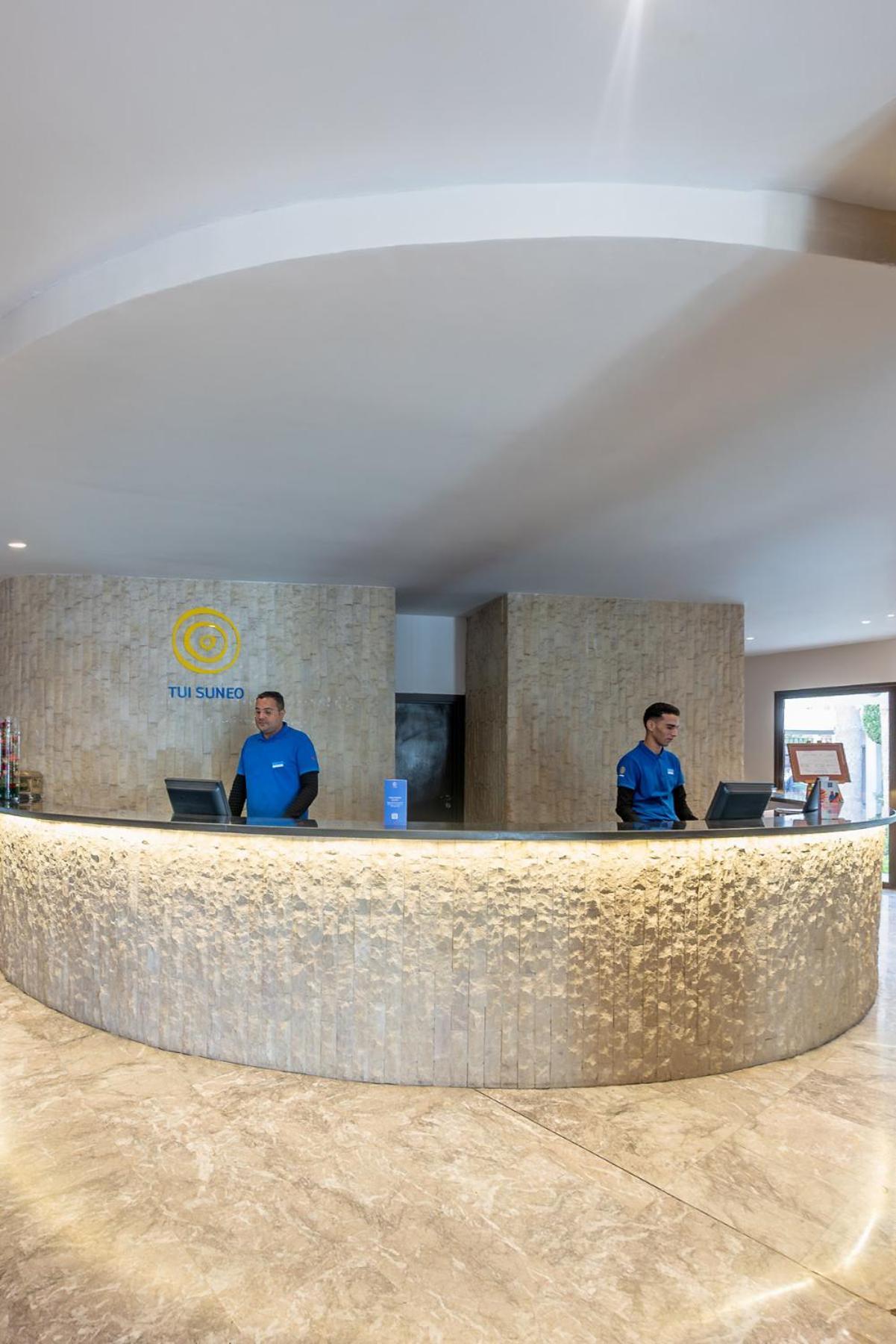 켄지 유로파 호텔 아가디르 외부 사진 Reception desk at the airport