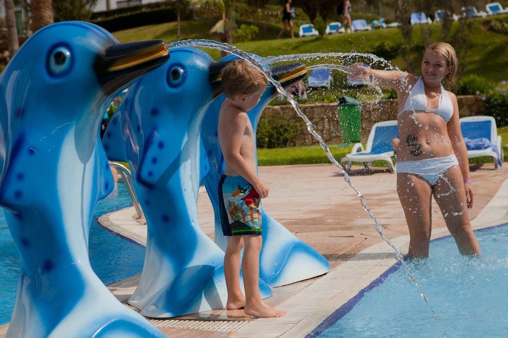 켄지 유로파 호텔 아가디르 외부 사진 Children playing at the water park
